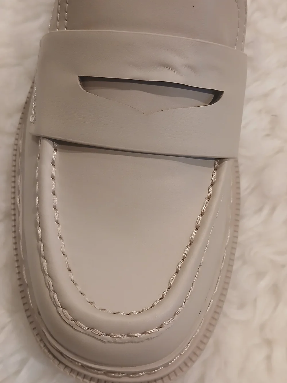 Soda Taupe Lug-Sole Penny Loafers Size 7.5 Women's